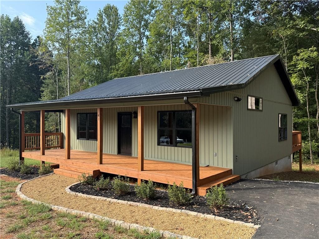 2 bedroom, 2 bathroom, 1,080 sq ft single family residence for sale at 41 Buckhorn Tavern Road, Dahlonega, GA 30533