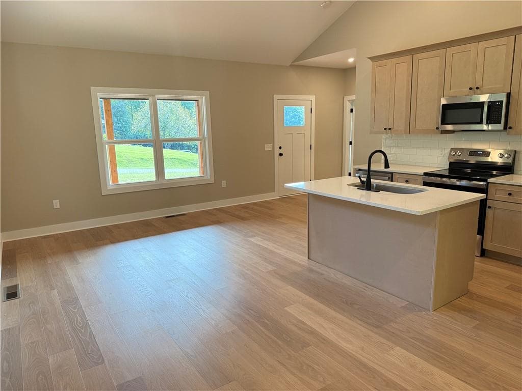 2 bedroom, 2 bathroom, 1,080 sq ft single family residence for sale at 41 Buckhorn Tavern Road, Dahlonega, GA 30533 — photo 4