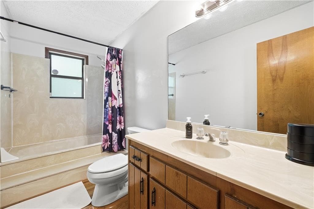 5 bedroom, 3 bathroom, 2,933 sq ft single family residence for sale at 2184 Deep Woods Way, Marietta, GA 30062 — photo 10