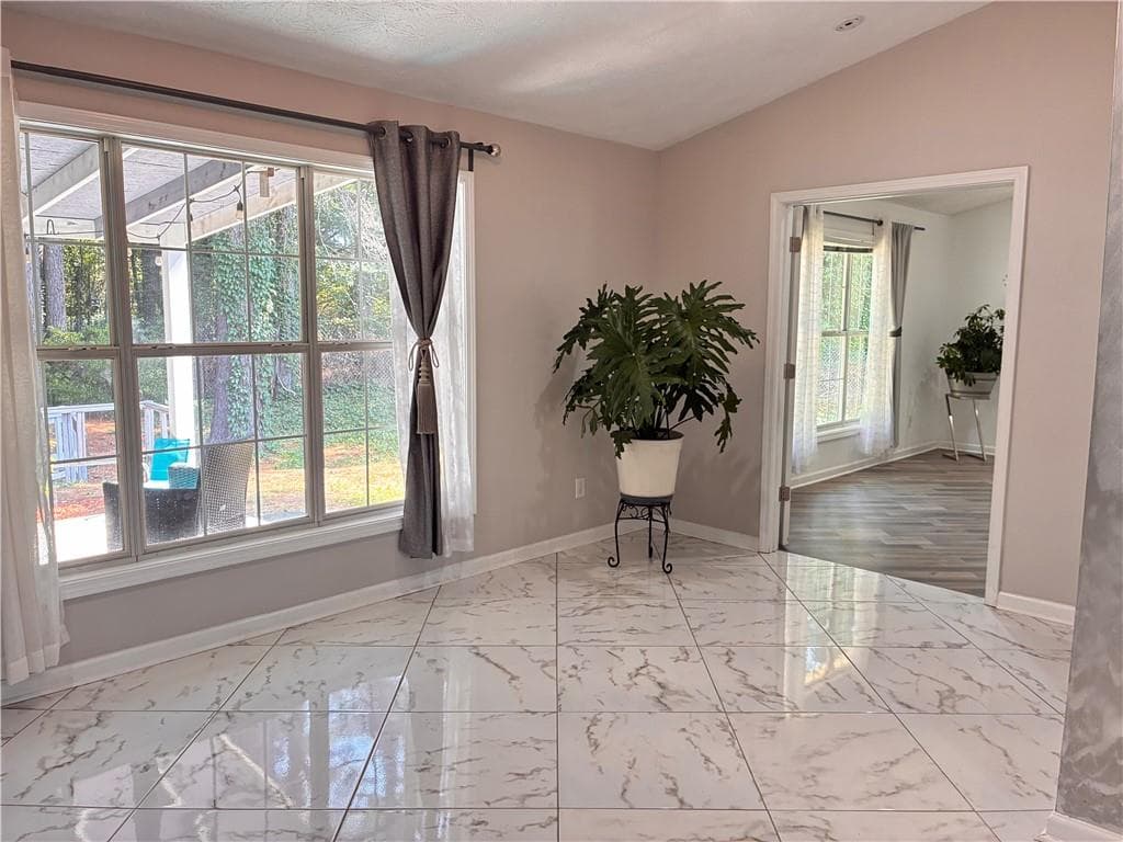 3 bedroom, 2 bathroom, 2,373 sq ft single family residence for sale at 2010 Glen Parke Ct, Lawrenceville, GA 30044 — photo 7