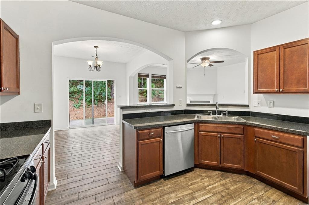 3 bedroom, 3 bathroom, 1,836 sq ft townhouse for sale at 1573 Park Brooke Circle, Marietta, GA 30008 — photo 10