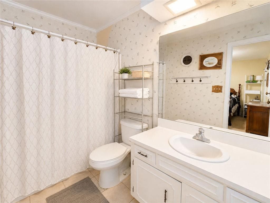 4 bedroom, 3 bathroom, 1,861 sq ft single family residence for sale at 3511 W Surrey Road, Albany, GA 31721 — photo 7