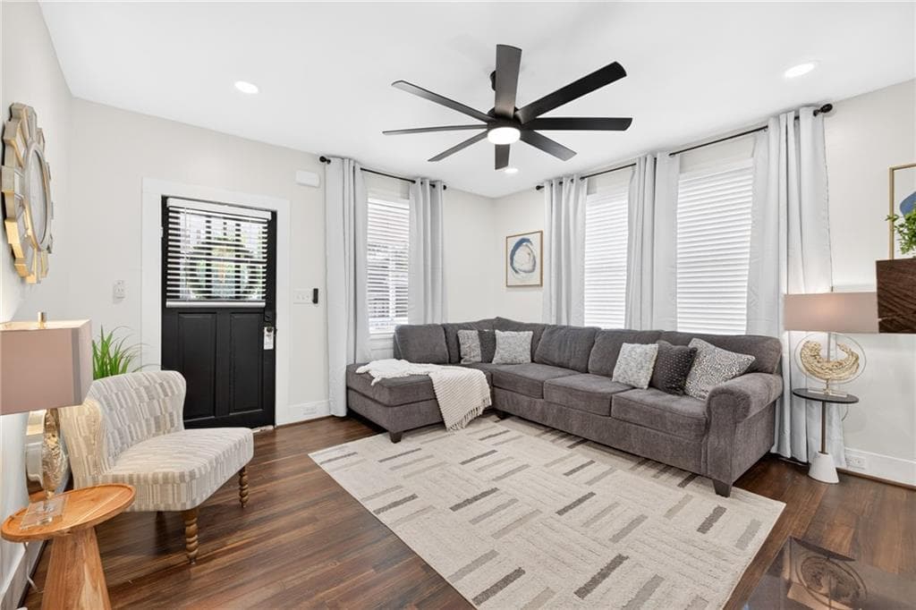 3 bedroom, 2 bathroom, 1,620 sq ft single family residence for sale at 37 Poplar Street, Covington, GA 30014 — photo 9