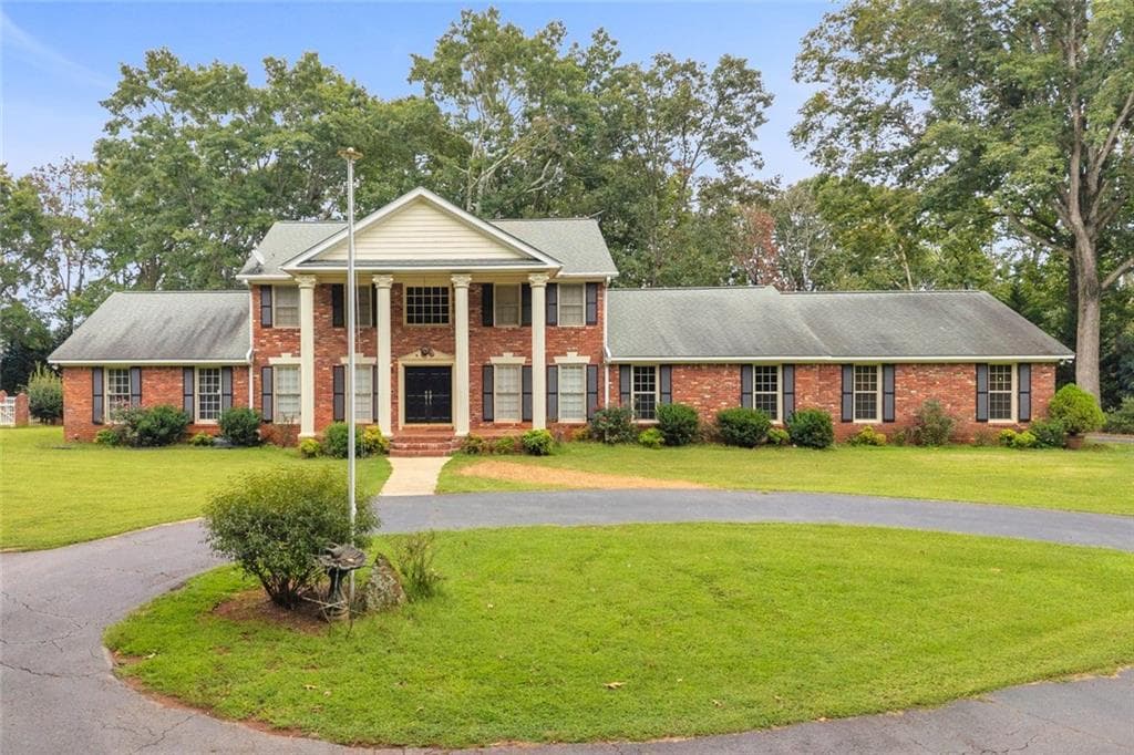 5 bedroom, 5 bathroom, 4,439 sq ft single family residence for sale at 6544 Cleveland Highway, Clermont, GA 30527 — photo 5