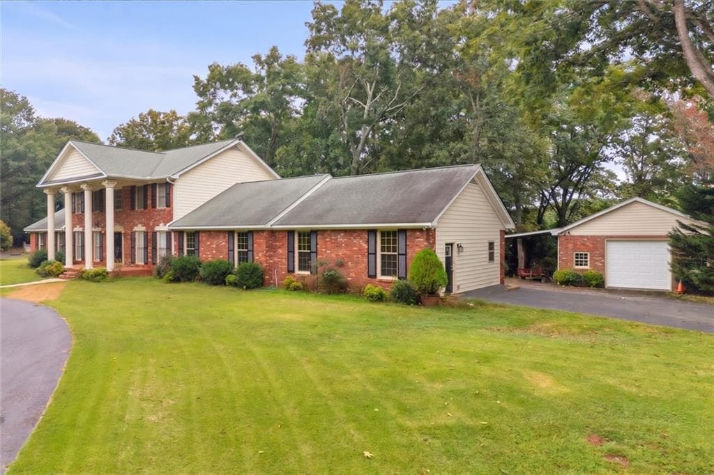 5 bedroom, 5 bathroom, 4,439 sq ft single family residence for sale at 6544 Cleveland Highway, Clermont, GA 30527 — photo 6