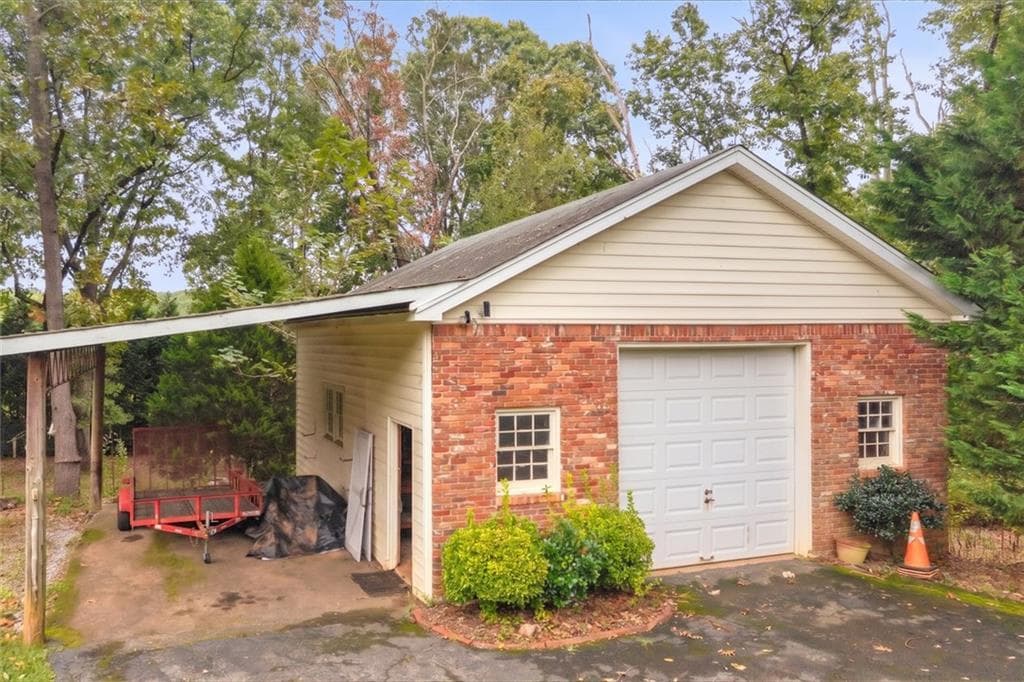 5 bedroom, 5 bathroom, 4,439 sq ft single family residence for sale at 6544 Cleveland Highway, Clermont, GA 30527 — photo 9