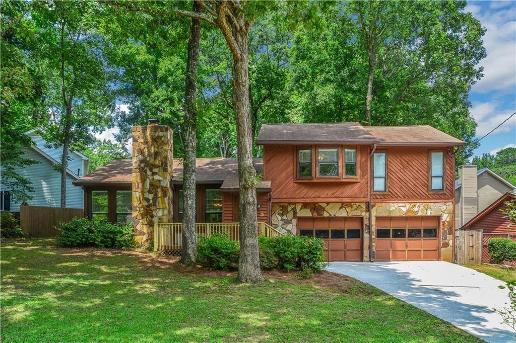 3 bedroom, 2 bathroom, 1,906 sq ft single family residence for sale at 1790 Pierce Arrow Parkway, Tucker, GA 30084