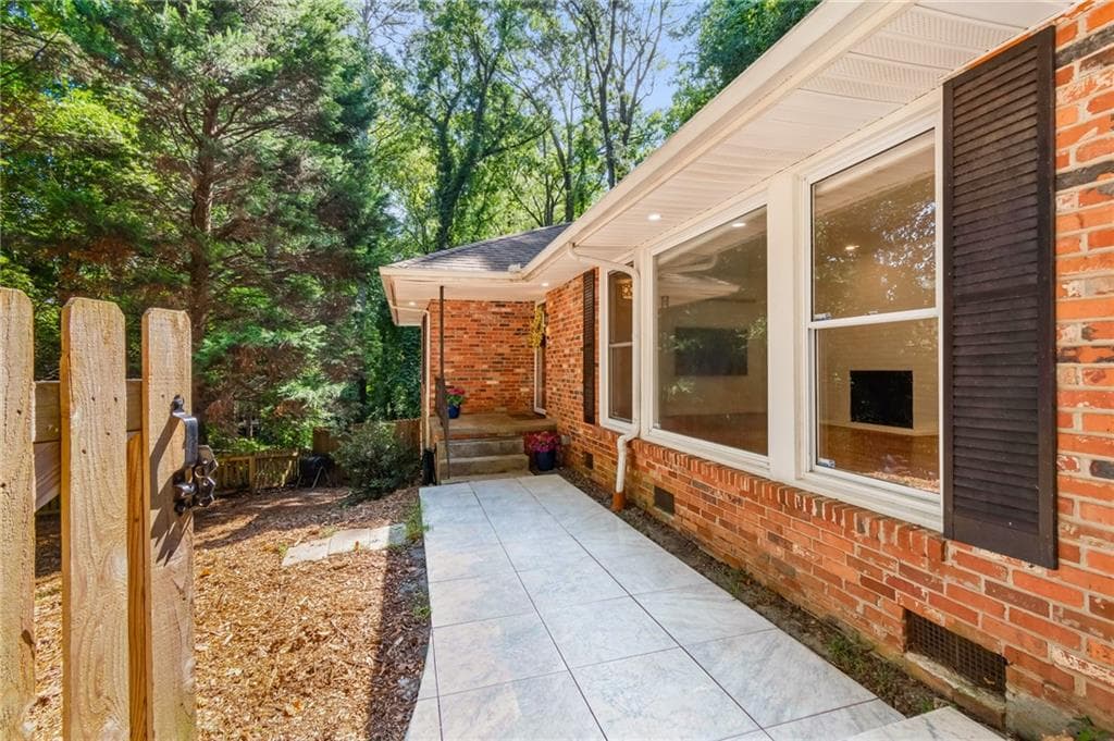 3 bedroom, 2 bathroom, 1,420 sq ft single family residence for rent at 2332 Tanglewood Circle, Atlanta, GA 30345 for $3,250 a month — photo 4