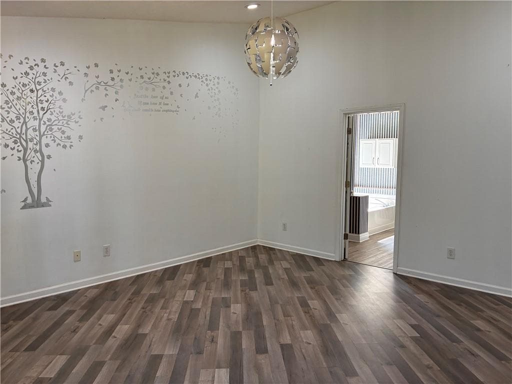 3 bedroom, 2 bathroom, 2,373 sq ft single family residence for sale at 2010 Glen Parke Ct, Lawrenceville, GA 30044 — photo 8