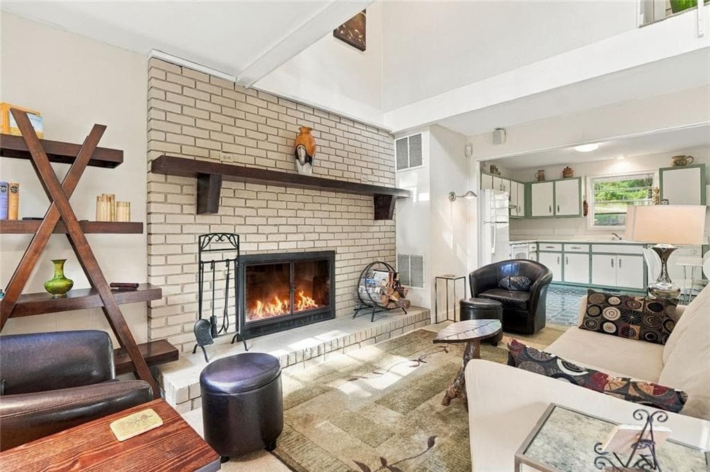 3 bedroom, 2 bathroom, 1,218 sq ft townhouse for sale at 96 Clubhouse Court, Ellijay, GA 30536 — photo 6