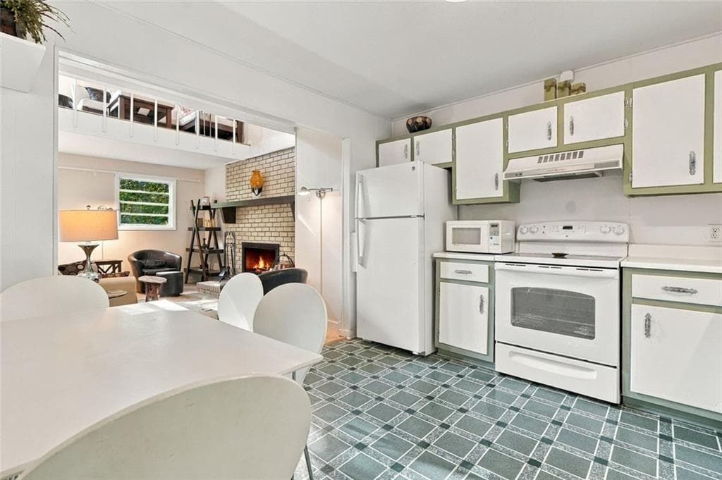 3 bedroom, 2 bathroom, 1,218 sq ft townhouse for sale at 96 Clubhouse Court, Ellijay, GA 30536 — photo 9