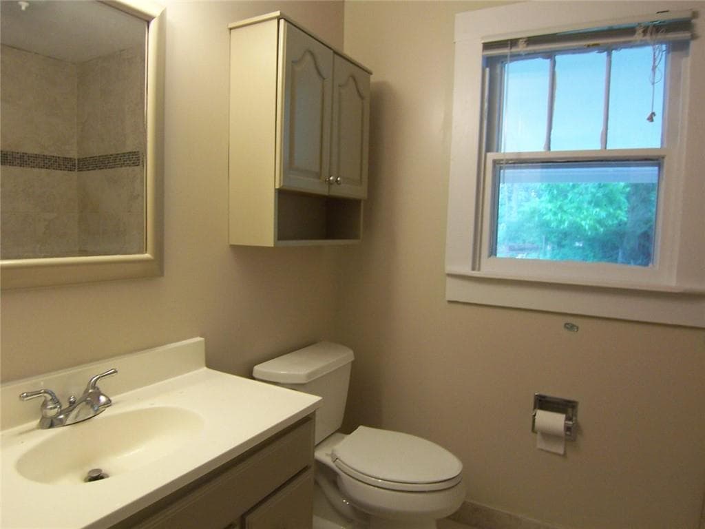 2 bedroom, 2 bathroom, 1,512 sq ft single family residence for rent at 115 King Street, Roswell, GA 30075 for $2,350 a month — photo 8