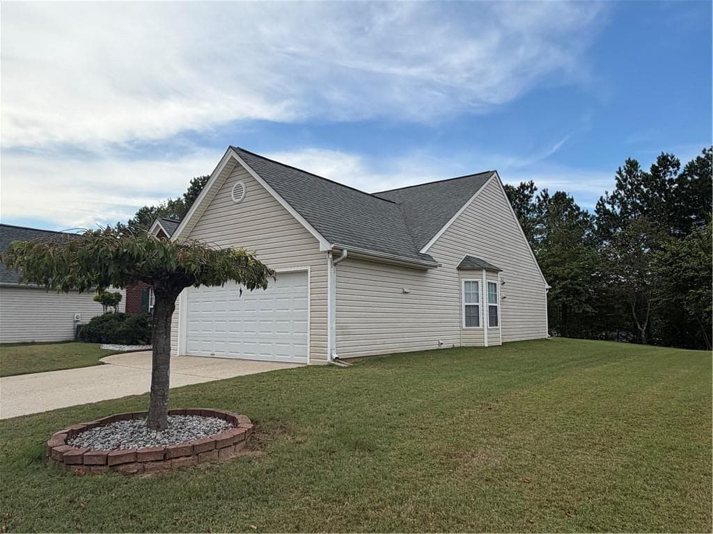 3 bedroom, 2 bathroom, 1,836 sq ft single family residence for sale at 3017 Baymount Way, Lawrenceville, GA 30043 — photo 2