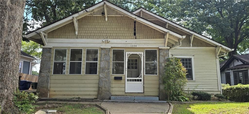 3 bedroom, 1 bathroom, 1,662 sq ft single family residence under contract at 1334 Oak Street, Atlanta, GA 30310