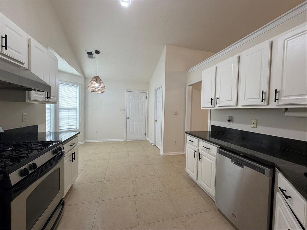 3 bedroom, 2 bathroom, 1,836 sq ft single family residence for sale at 3017 Baymount Way, Lawrenceville, GA 30043 — photo 8