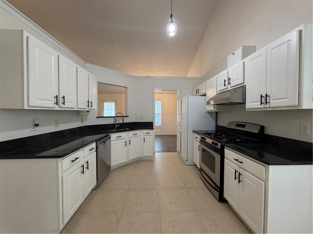 3 bedroom, 2 bathroom, 1,836 sq ft single family residence for sale at 3017 Baymount Way, Lawrenceville, GA 30043 — photo 9
