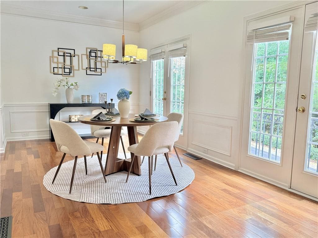 3 bedroom, 4 bathroom, 2,531 sq ft townhouse for sale at 10950 Brunson Drive, Johns Creek, GA 30097 — photo 4