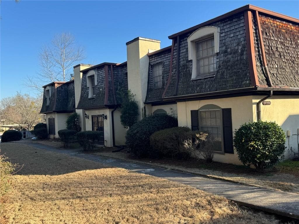 2 bedroom, 1 bathroom, 1,168 sq ft condominium for sale at 102 Rue Fontaine, Lithonia, GA 30038