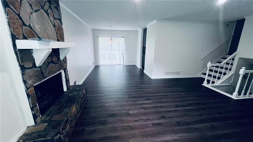 3 bedroom, 2 bathroom, 1,872 sq ft single family residence for sale at 633 Candlewick Lane, Lilburn, GA 30047 — photo 5