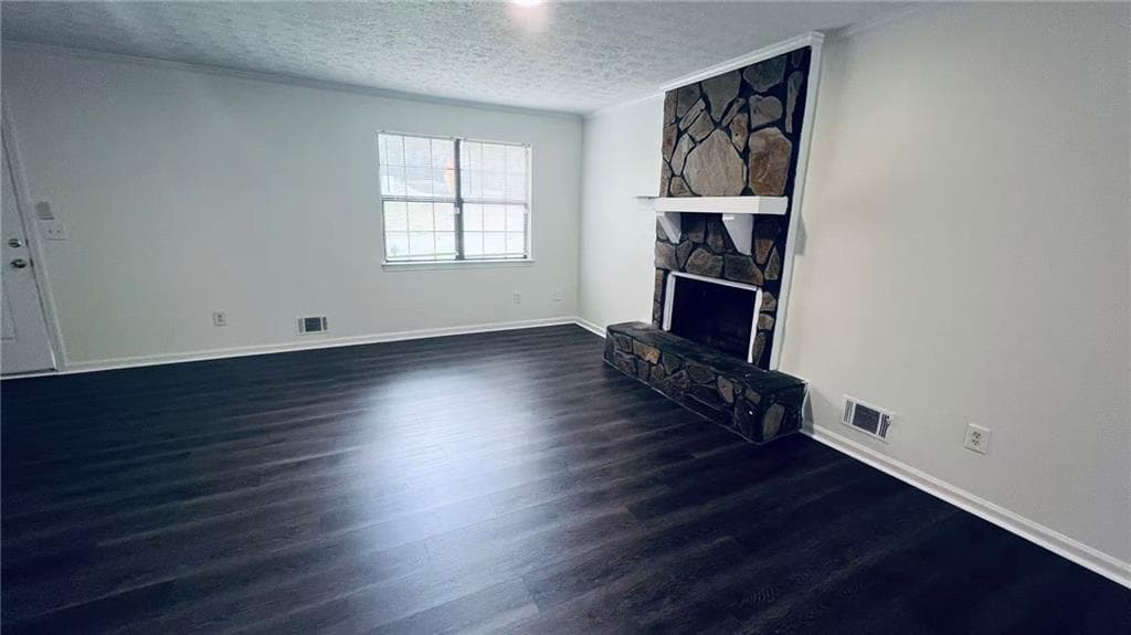 3 bedroom, 2 bathroom, 1,872 sq ft single family residence for sale at 633 Candlewick Lane, Lilburn, GA 30047 — photo 6