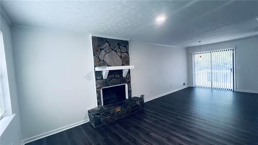 3 bedroom, 2 bathroom, 1,872 sq ft single family residence for sale at 633 Candlewick Lane, Lilburn, GA 30047 — photo 7