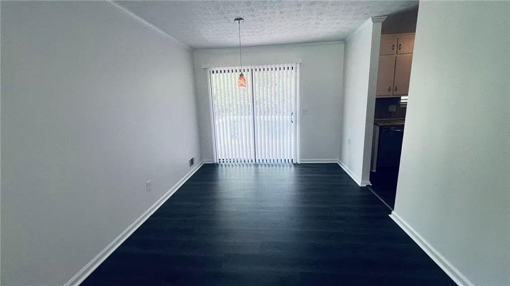 3 bedroom, 2 bathroom, 1,872 sq ft single family residence for sale at 633 Candlewick Lane, Lilburn, GA 30047 — photo 8