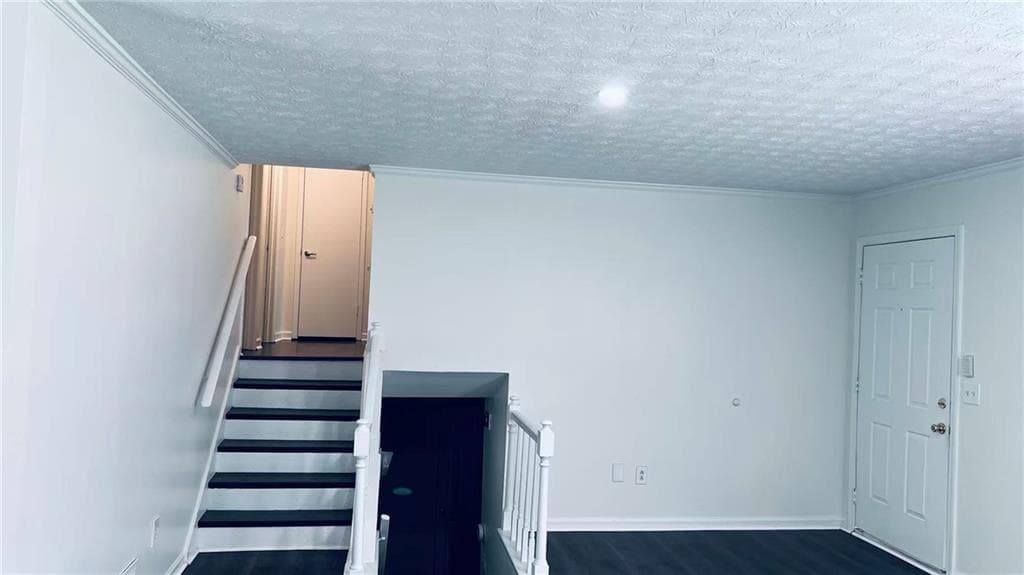 3 bedroom, 2 bathroom, 1,872 sq ft single family residence for sale at 633 Candlewick Lane, Lilburn, GA 30047 — photo 10