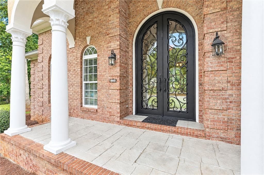 4 bedroom, 3 bathroom, 2,588 sq ft single family residence under contract at 1109 Edward Drive, Mcdonough, GA 30252 — photo 3
