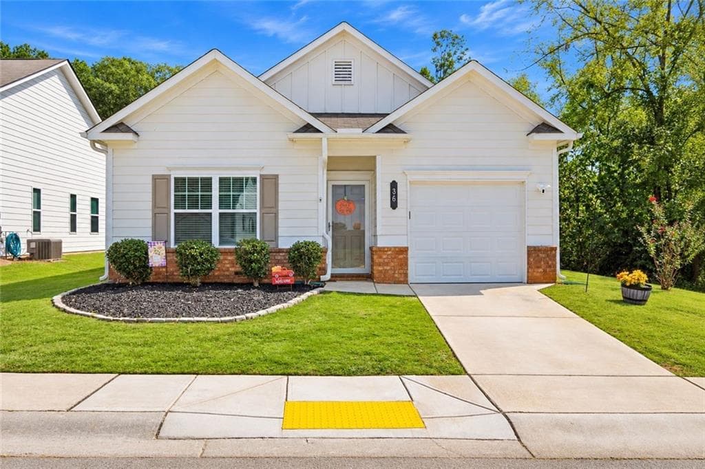3 bedroom, 2 bathroom, 1,302 sq ft single family residence for sale at 36 Kimberleys Crossing, Jasper, GA 30143 — photo 3