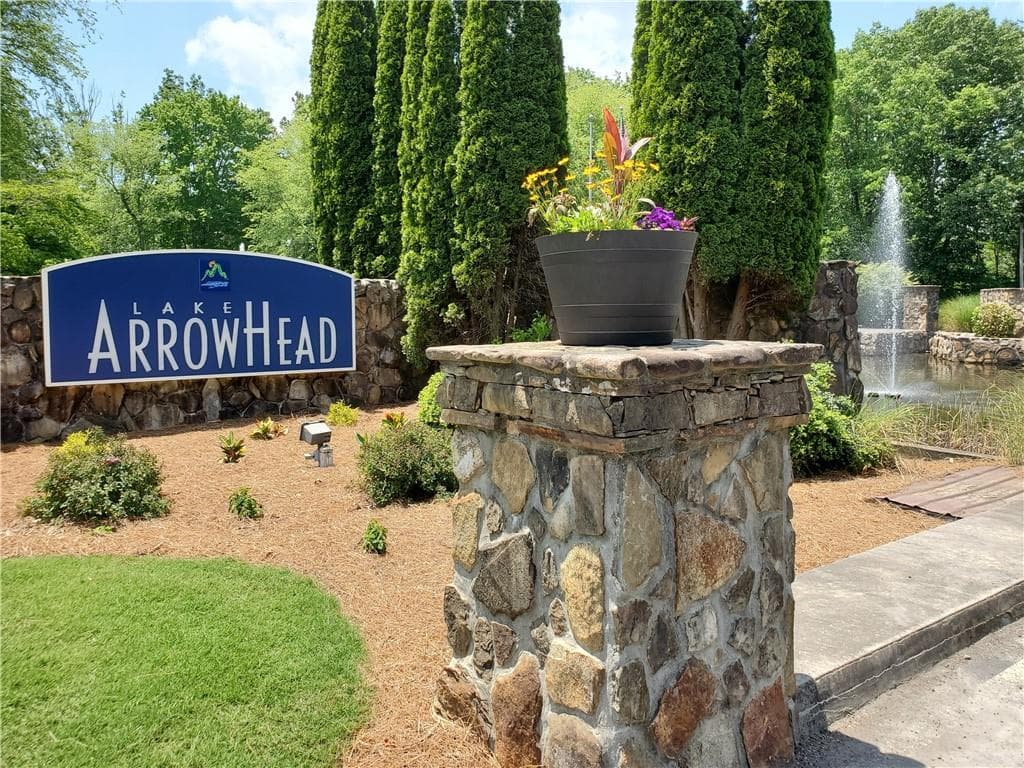 multi family for sale at 877 Lake Arrowhead Drive, Waleska, GA 30183 — photo 4