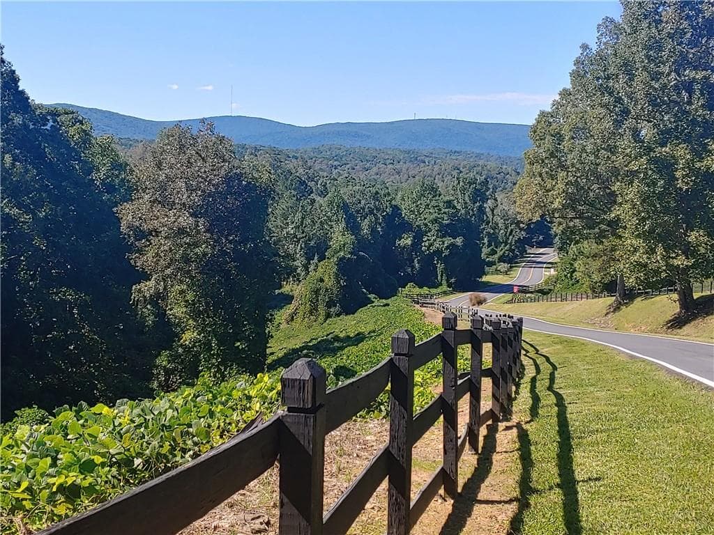 multi family for sale at 877 Lake Arrowhead Drive, Waleska, GA 30183 — photo 5