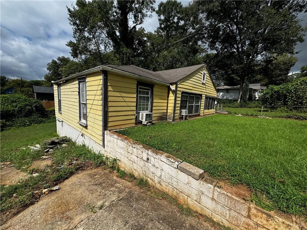 2 bedroom, 1 bathroom, 1,047 sq ft single family residence for sale at 1181 Windsor Street, Atlanta, GA 30310 — photo 6