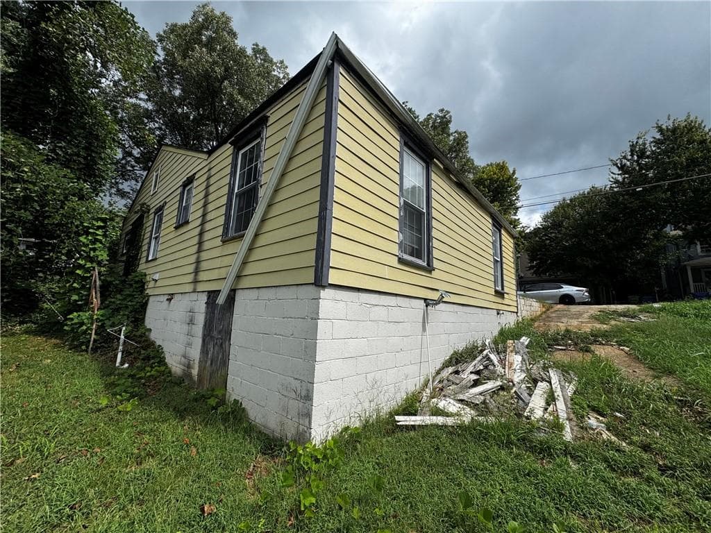 2 bedroom, 1 bathroom, 1,047 sq ft single family residence for sale at 1181 Windsor Street, Atlanta, GA 30310 — photo 7