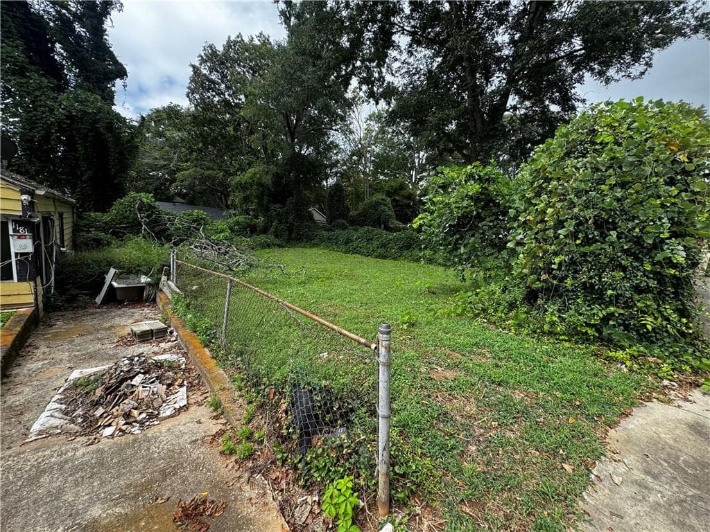 2 bedroom, 1 bathroom, 1,047 sq ft single family residence for sale at 1181 Windsor Street, Atlanta, GA 30310 — photo 10