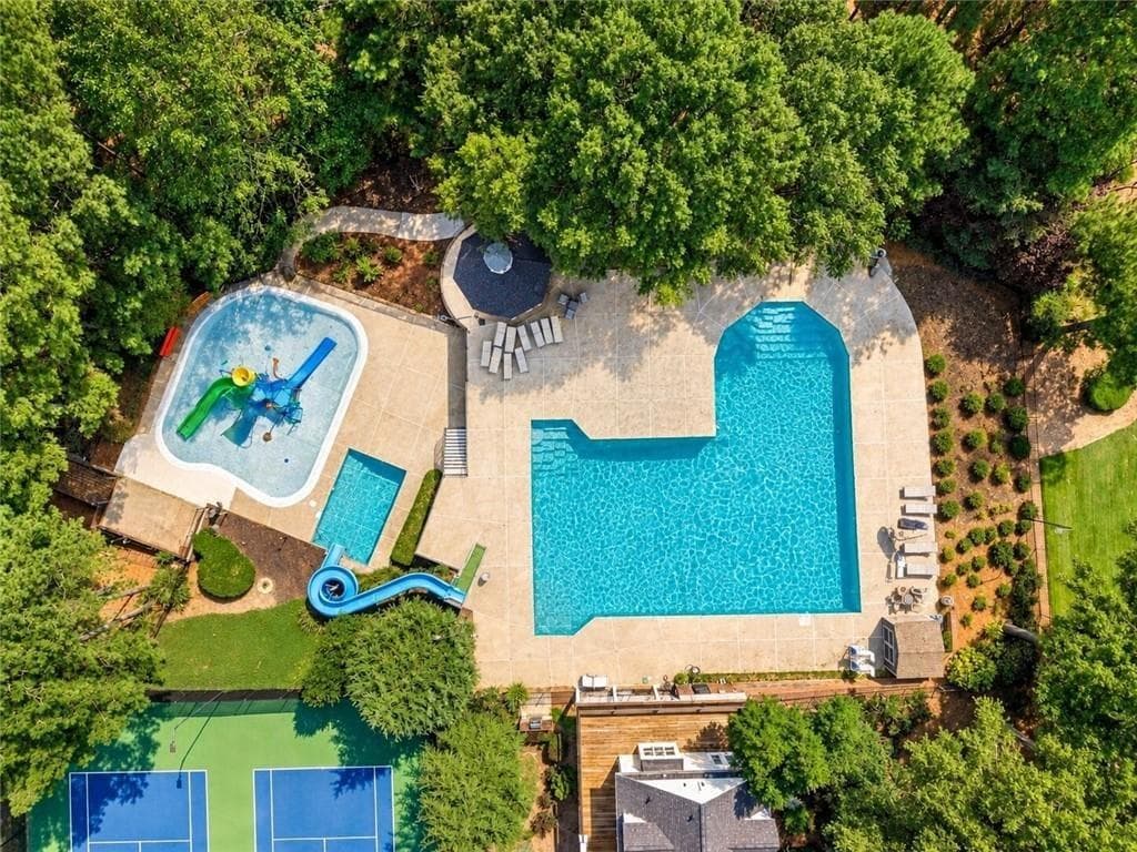 4 bedroom, 3 bathroom, 2,216 sq ft single family residence for sale at 2009 Westside Lane, Woodstock, GA 30189 — photo 4