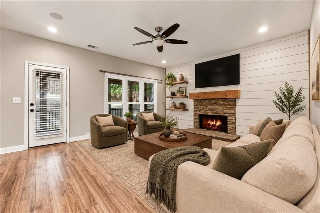 4 bedroom, 3 bathroom, 2,216 sq ft single family residence for sale at 2009 Westside Lane, Woodstock, GA 30189 — photo 6