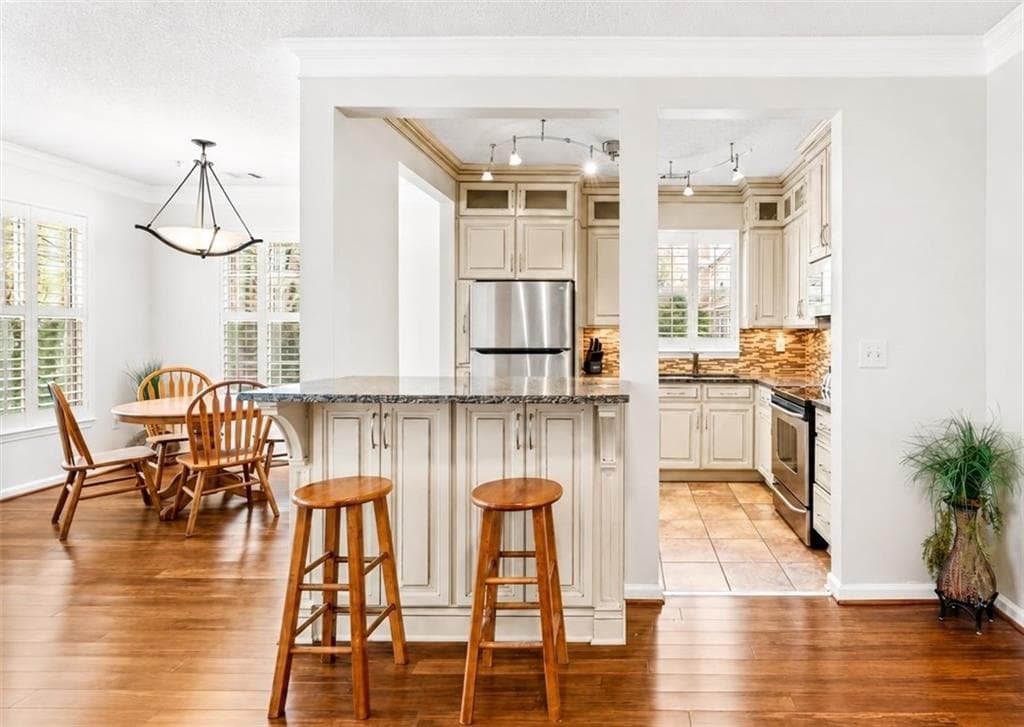 3 bedroom, 2 bathroom, 1,402 sq ft condominium for sale at 10 Perimeter Summit Boulevard 3110, Atlanta, GA 30319 — photo 3