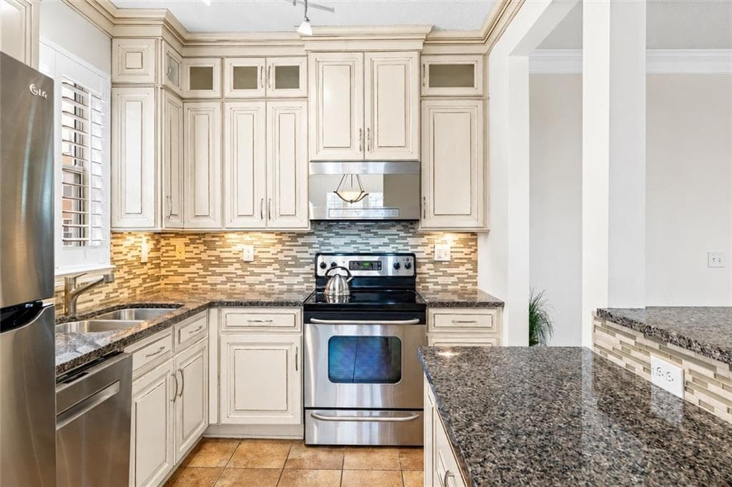 3 bedroom, 2 bathroom, 1,402 sq ft condominium for sale at 10 Perimeter Summit Boulevard 3110, Atlanta, GA 30319 — photo 9