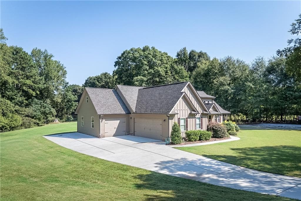 3 bedroom, 2 bathroom, 3,220 sq ft single family residence for sale at 60 Eskew Road, Mcdonough, GA 30252 — photo 2