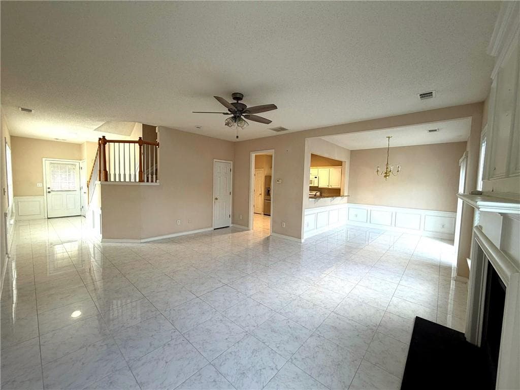 3 bedroom, 3 bathroom, 1,732 sq ft condominium for sale at 3601 Gainesway Trace, Duluth, GA 30096 — photo 2
