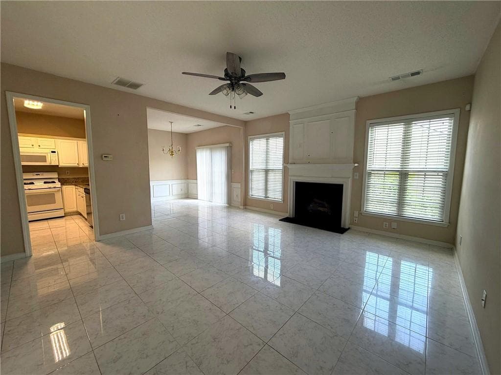 3 bedroom, 3 bathroom, 1,732 sq ft condominium for sale at 3601 Gainesway Trace, Duluth, GA 30096 — photo 3