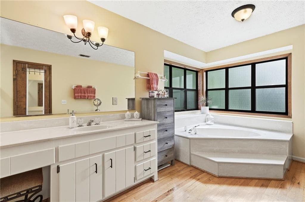 5 bedroom, 3 bathroom, 2,933 sq ft single family residence for sale at 2184 Deep Woods Way, Marietta, GA 30062 — photo 7