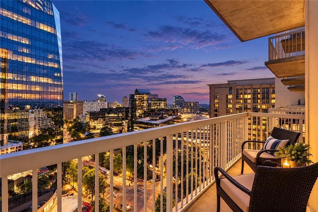 2 bedroom, 2 bathroom, 1,587 sq ft condominium for sale at 3324 Peachtree Road 1911, Atlanta, GA 30326 — photo 1 of 49