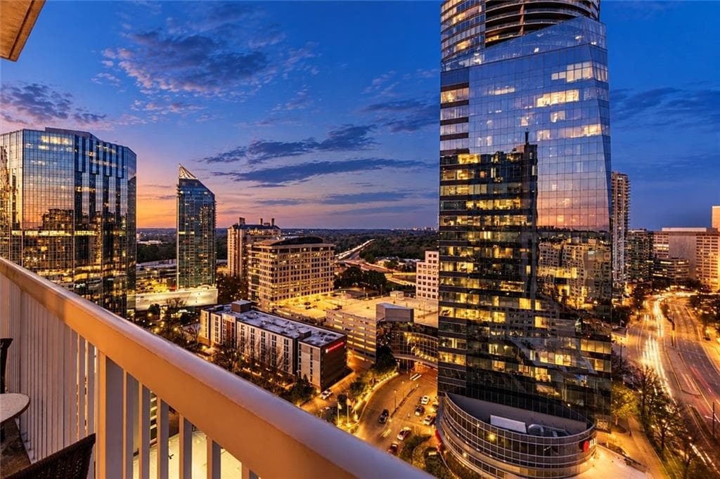 2 bedroom, 2 bathroom, 1,587 sq ft condominium for sale at 3324 Peachtree Road 1911, Atlanta, GA 30326 — photo 3
