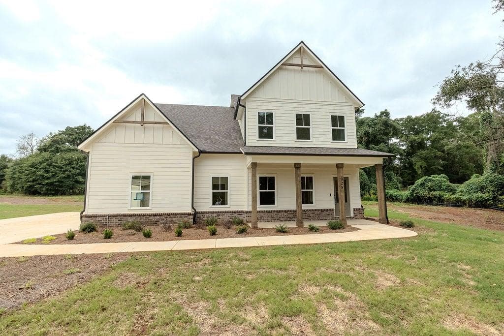 4 bedroom, 4 bathroom, 3,331 sq ft single family residence for sale at 328 Races Road, Hoschton, GA 30548