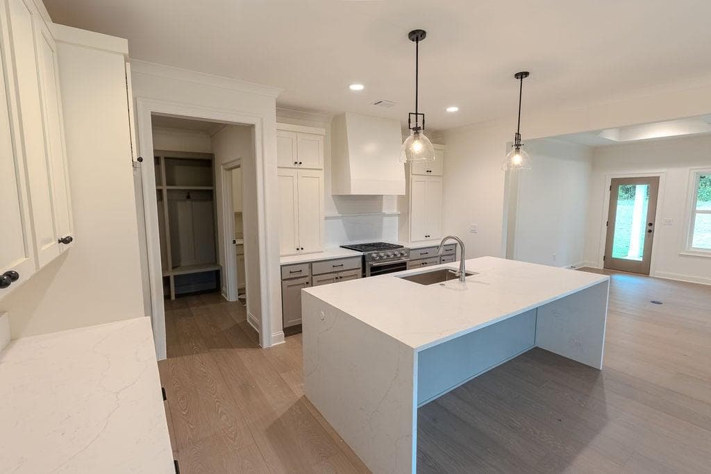 4 bedroom, 4 bathroom, 3,331 sq ft single family residence for sale at 328 Races Road, Hoschton, GA 30548 — photo 8