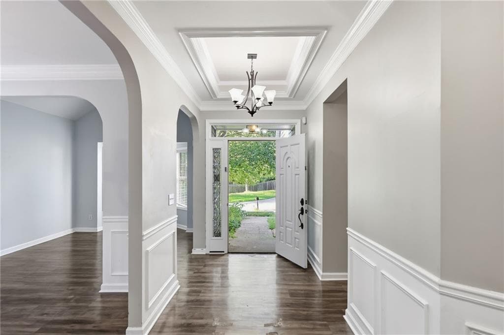 3 bedroom, 3 bathroom, 2,096 sq ft single family residence for sale at 302 Highland Court, Woodstock, GA 30188 — photo 4