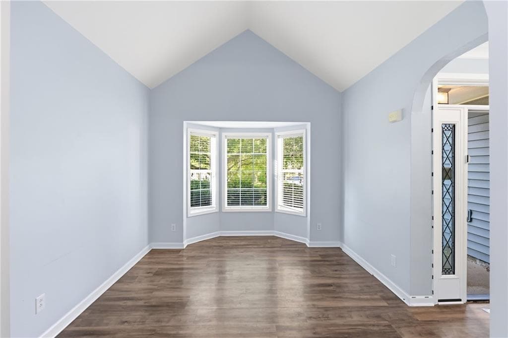 3 bedroom, 3 bathroom, 2,096 sq ft single family residence for sale at 302 Highland Court, Woodstock, GA 30188 — photo 5