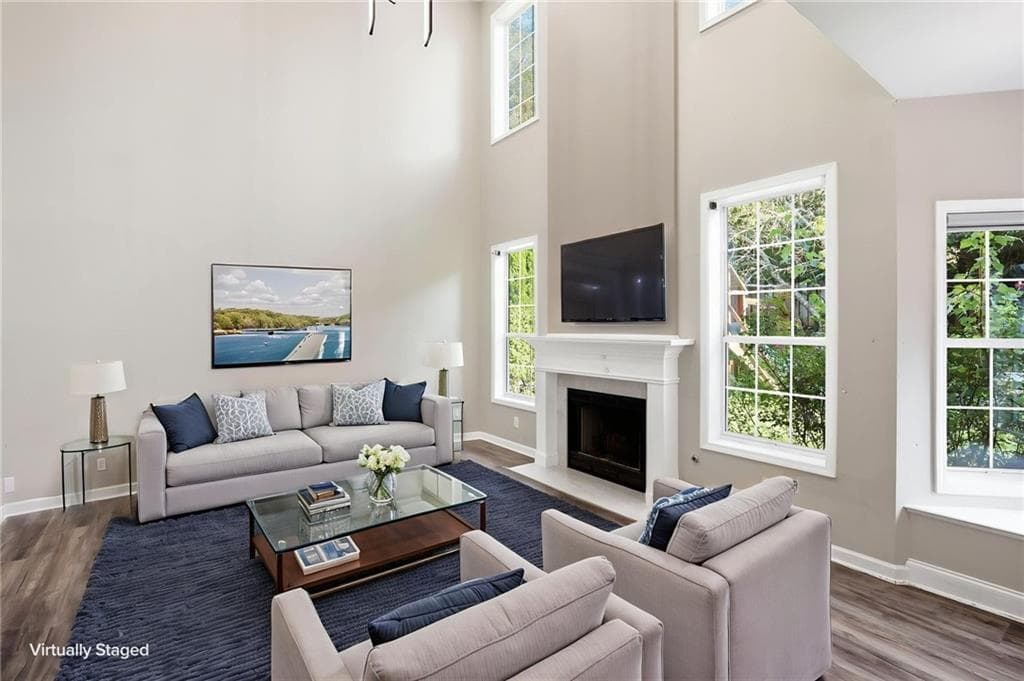 3 bedroom, 3 bathroom, 2,096 sq ft single family residence for sale at 302 Highland Court, Woodstock, GA 30188 — photo 8