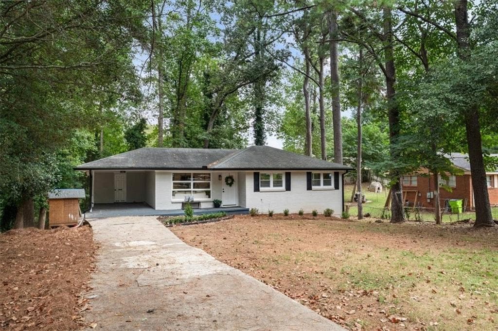 4 bedroom, 2 bathroom, 1,814 sq ft single family residence under contract at 275 Dink Lane, Marietta, GA 30060 — photo 3
